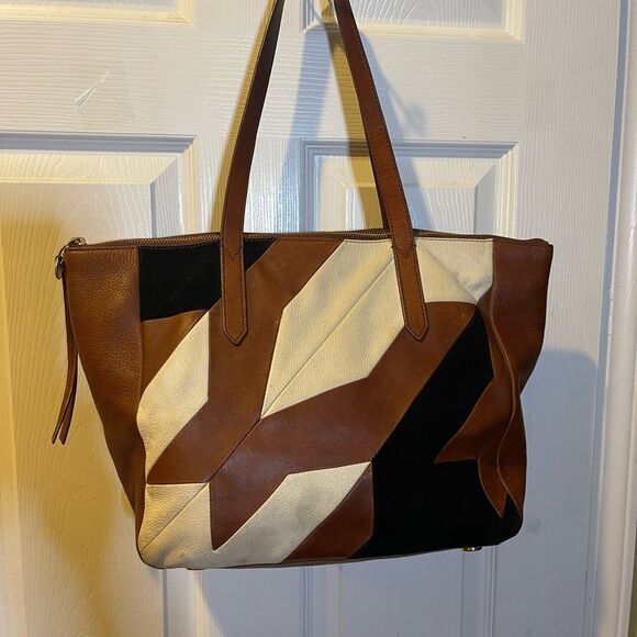 Fossil  Sydney leather Brown Patchwork tote beige & black  patchwork accents. - Picture 2 of 14